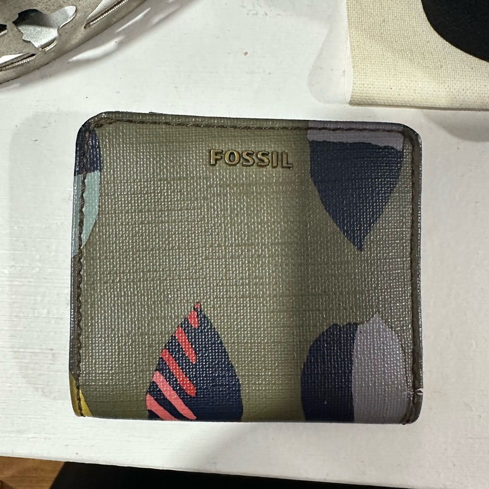 Fossil wallet